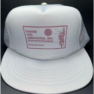 This is a vintage hat made in the 80’s. Made in Bang Ladesh